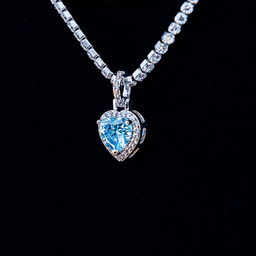 Colgante Micro Corazón Azul Helado en Oro Blanco