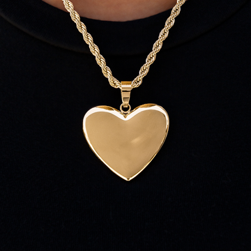 Colgante de corazón sencillo en oro amarillo