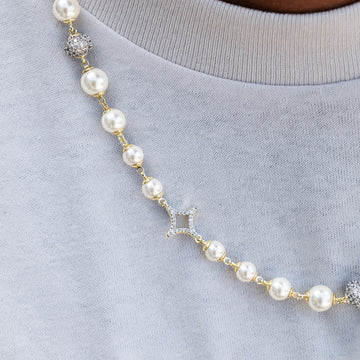 Cadena de perlas con cuentas heladas en oro amarillo
