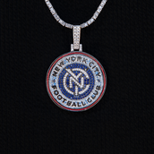 Colgante del logo oficial de la MLS del New York City FC en oro blanco