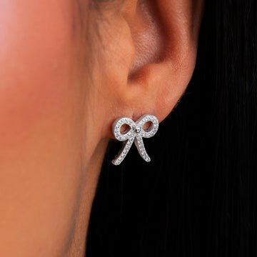 Pendientes de Lazo con Diamantes en Oro Blanco