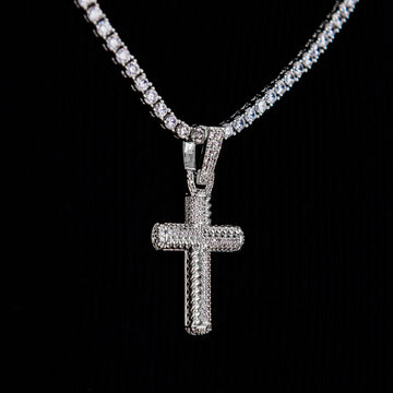 Colgante Cruz de Cuerda Helada con Mezcla de Oro Blanco