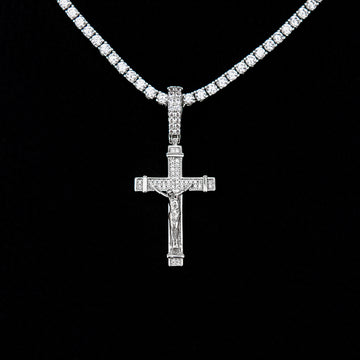 Colgante de cruz crucifijo plana helada en oro blanco
