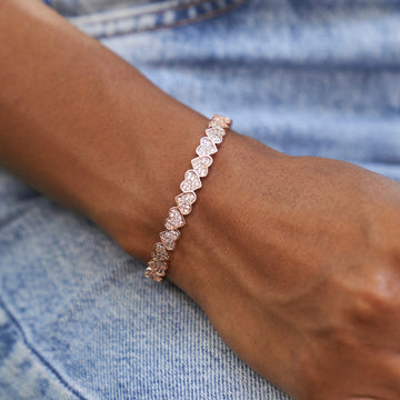 Pulsera Eternity Heart tipo brazalete en oro rosa