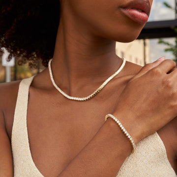 Conjunto de collar de tenis y pulsera de diamantes en oro amarillo - 3mm