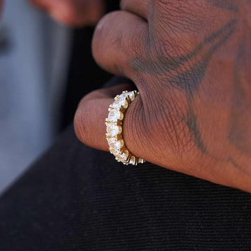 Anillo de banda de diamantes de una sola hilera de 4 mm