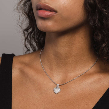 Colgante de corazón helado de oro blanco macizo - Diamantes VS