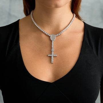 Collar de oro blanco con cruz, rosario y lariat de tenis de diamantes de la eternidad - 5 mm
