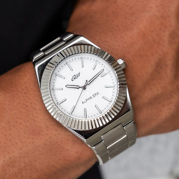 Bisel estriado Alpha Era® de 42 mm en oro blanco