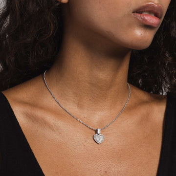 Colgante de corazón helado de oro blanco macizo - Diamantes VS