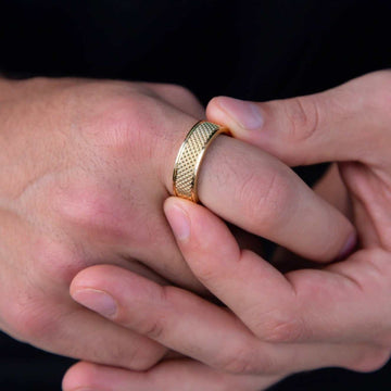 Anillo de picos ranurado