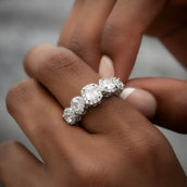 Anillo pavé de diamantes mixtos en vermeil de oro blanco