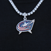 Colgante oficial del logotipo de los Columbus Blue Jackets de la NHL en oro blanco