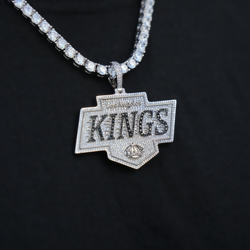 Colgante del logo oficial de los Los Angeles Kings de la NHL en oro blanco