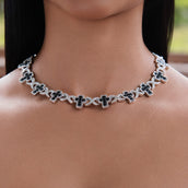 Collar de oro blanco con múltiples cruces de diamantes