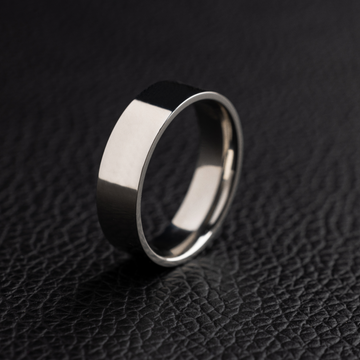 Anillo de banda plana en oro blanco