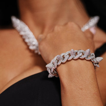Pulsera de cadena de eslabones con remaches y púas de diamante en oro blanco