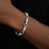 Pulsera de cadena de bolas de perla negra helada en oro blanco