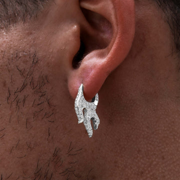 Pendientes de aro Diamond Flame en oro blanco