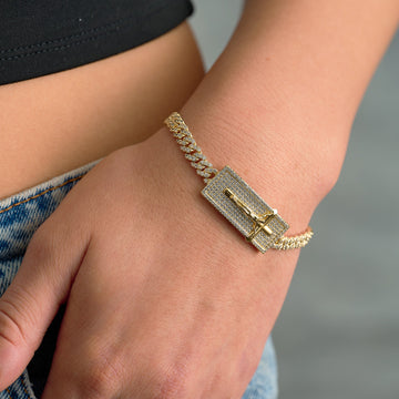 Pulsera Placa Cruz Crucifijo con Circonitas en Oro Amarillo