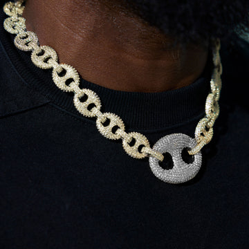 Collar marinero de eslabones grandes bicolor con pavé en oro amarillo y blanco de 15 mm