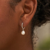Pendientes de aro extrapequeños Pave con perla colgante en oro blanco