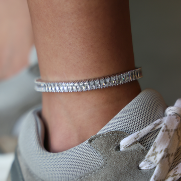 Tobillera de tenis de oro blanco con baguettes de diamantes