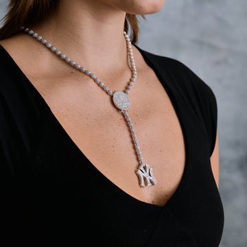 Collar de tipo Lariat oficial de los New York Yankees de la MLB en oro blanco