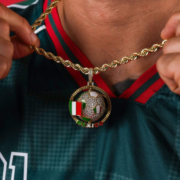 Dije de globo terráqueo giratorio de México con diamantes en oro amarillo