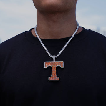 Colgante grande con el logotipo de los Tennessee Volunteers en oro blanco