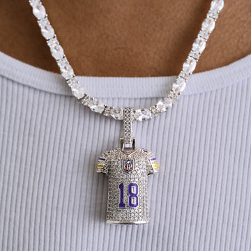 Colgante de Oro Blanco con el Número 18 de la Camiseta Oficial de la NFL de Justin Jefferson de los Minnesota Vikings