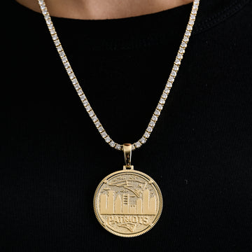 New England Patriots Official NFL Coin Pendant in Yellow Gold