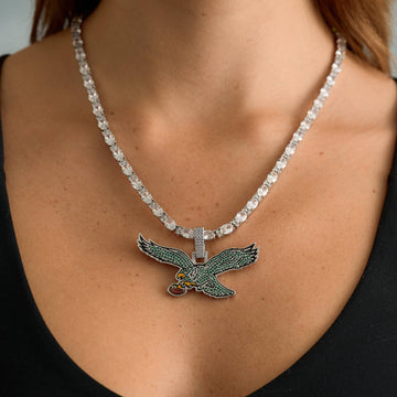 Colgante con el logotipo vintage oficial de los Philadelphia Eagles de la NFL en oro blanco
