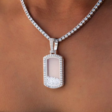 Colgante de chapa militar con diamante suelto en oro blanco