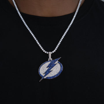 Colgante con el logotipo oficial de la NHL de los Tampa Bay Lightning en oro blanco