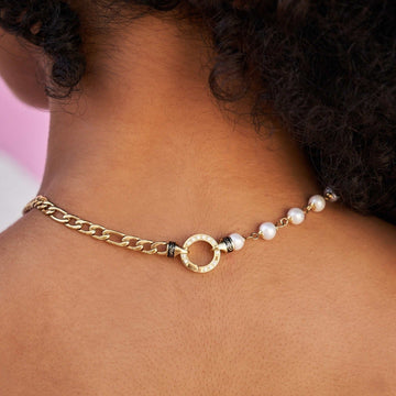 Cadena Fígaro + Collar de Perlas