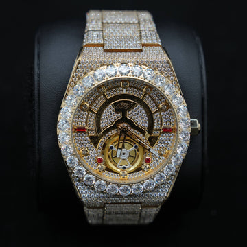 Alpha Era® de 42 mm completamente helado con acento rubí en oro