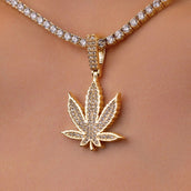 Colgante Hoja de Marihuana con Diamantes en Oro Amarillo