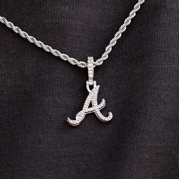 Micro Colgante con el logo oficial de la MLB de los Atlanta Braves en oro blanco