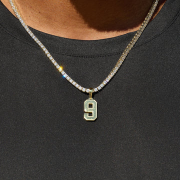 Colgante Micro Bloque Numérico en Oro Amarillo