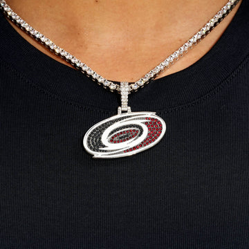 Colgante con el logotipo oficial de los Carolina Hurricanes de la NHL en oro blanco