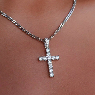 Colgante de cruz con diamantes en oro blanco