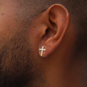 Aretes con Tachuelas Micro Cruz GLD