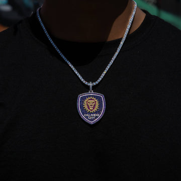 Dije oficial del escudo principal del Orlando City Soccer Club de la MLS en oro blanco