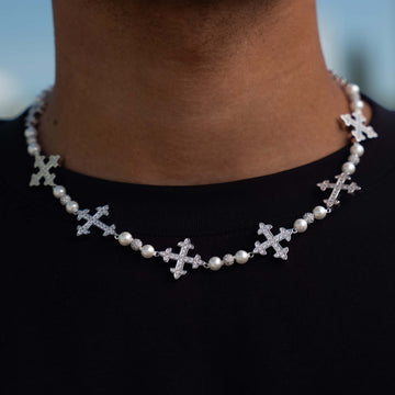Collar de perlas con cadena cruzada en oro blanco