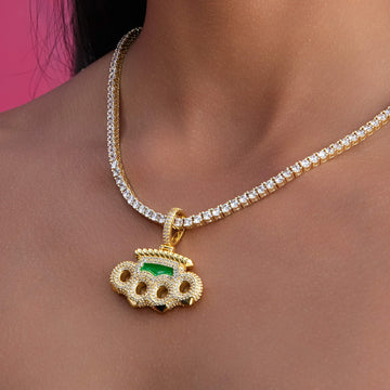 Poing Doré Pendant in Yellow Gold