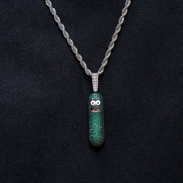 Colgante oficial de Rick & Morty Pickle de DC Comics en oro blanco