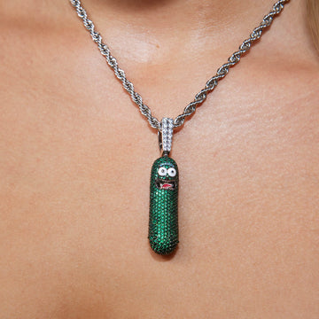 Colgante oficial de Rick & Morty Pickle de DC Comics en oro blanco