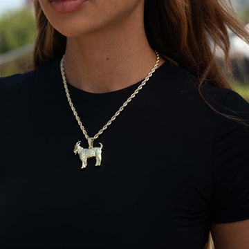 Simple Goat Pendant in Yellow Gold