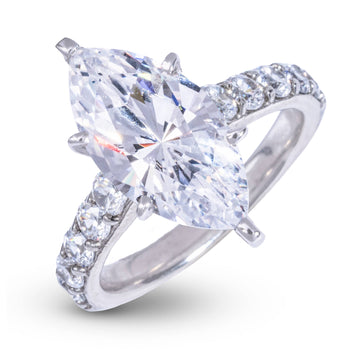 Anillo de compromiso Marquis de laboratorio de piedra de diamante en platino